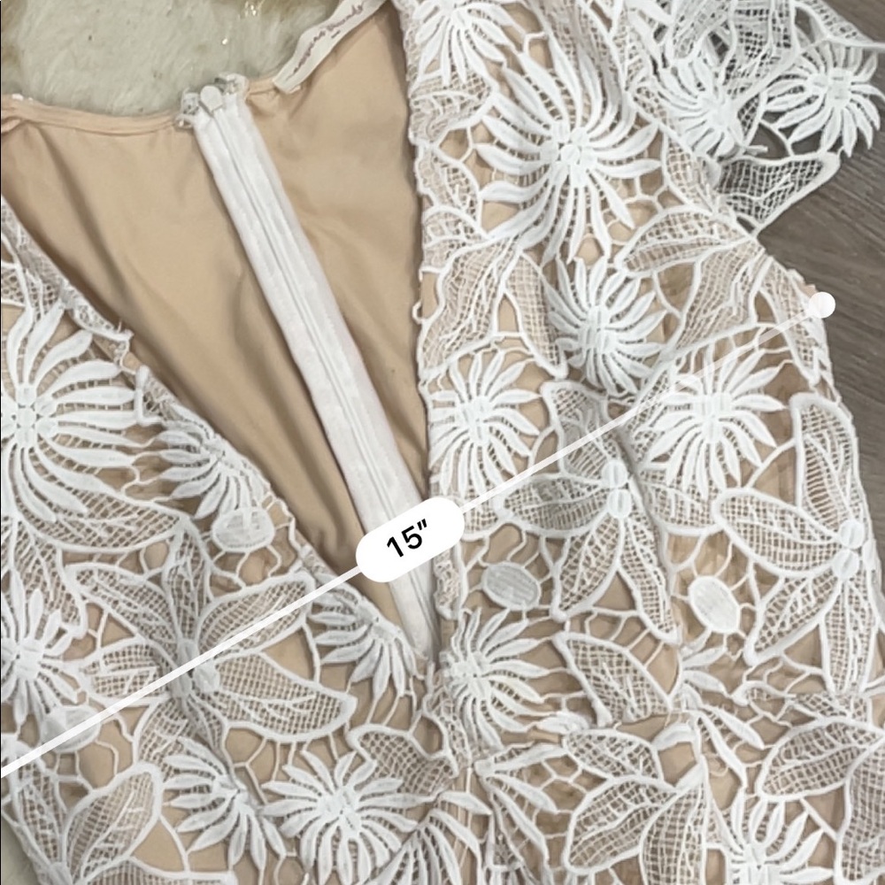 American threads white lace overlay v neck romper - Picture 3 of 5